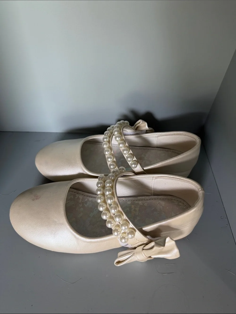 Girls Pearl-Strap Cream Dress Shoes